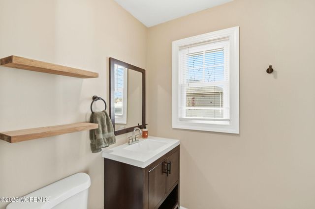 307 Pine Street, Lakehurst, NJ 08733