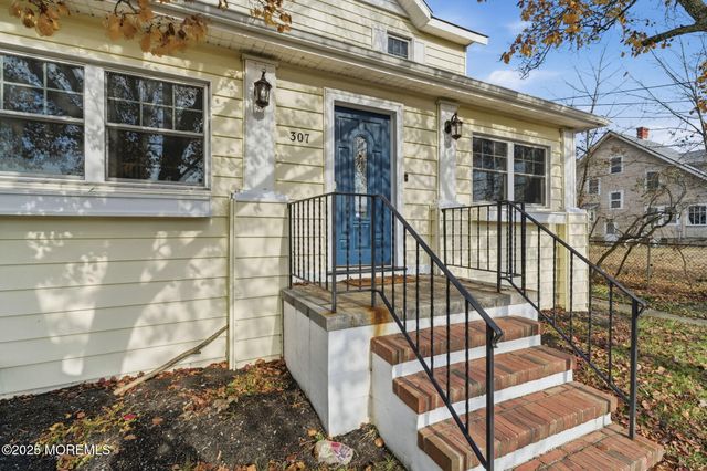 307 Pine Street, Lakehurst, NJ 08733
