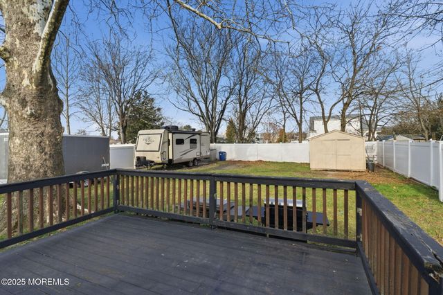 307 Pine Street, Lakehurst, NJ 08733