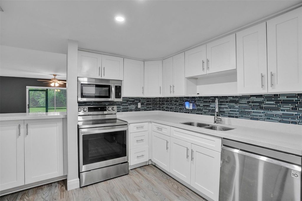 3100 Riverside Dr 109, Coral Springs, FL 33065