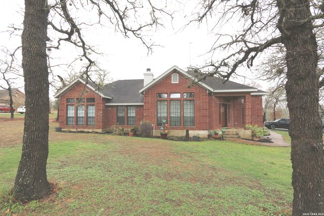 124 Rosewood Dr, La Vernia, TX 78121