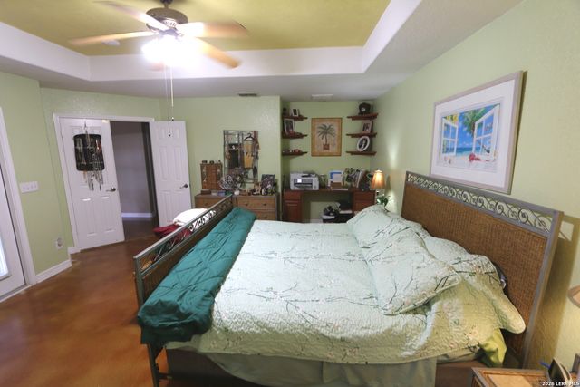 124 Rosewood Dr, La Vernia, TX 78121