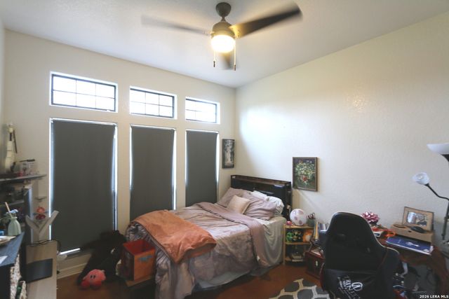 124 Rosewood Dr, La Vernia, TX 78121