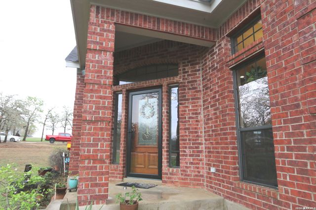 124 Rosewood Dr, La Vernia, TX 78121