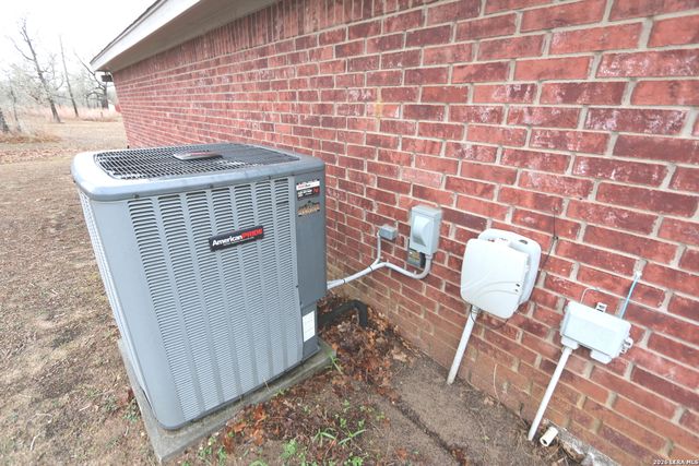 124 Rosewood Dr, La Vernia, TX 78121