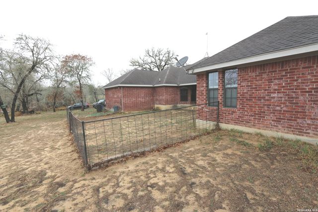 124 Rosewood Dr, La Vernia, TX 78121