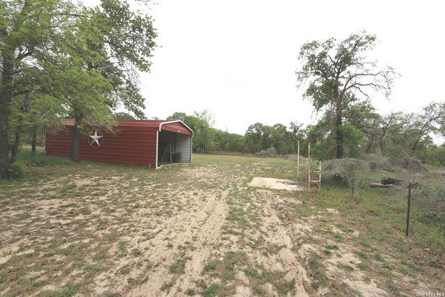 124 Rosewood Dr, La Vernia, TX 78121