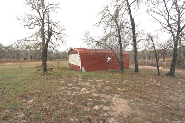 124 Rosewood Dr, La Vernia, TX 78121