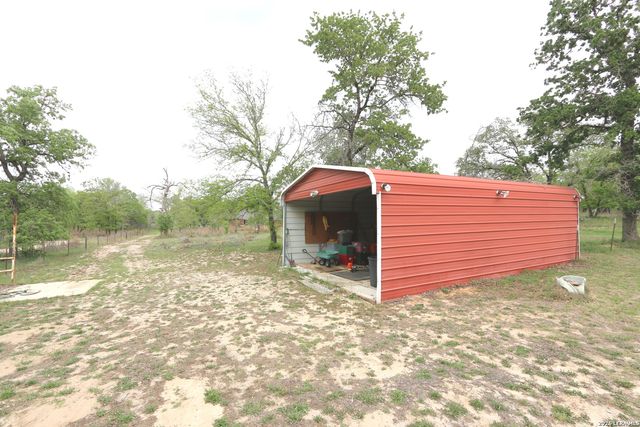 124 Rosewood Dr, La Vernia, TX 78121