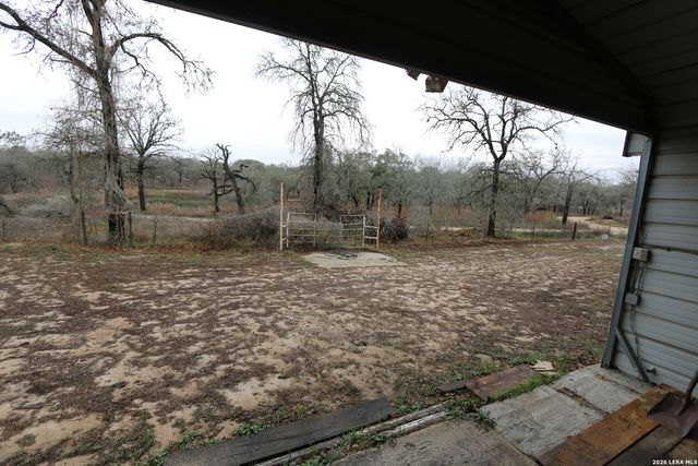 124 Rosewood Dr, La Vernia, TX 78121