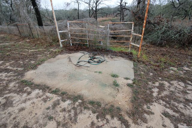 124 Rosewood Dr, La Vernia, TX 78121