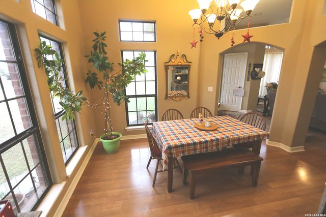 124 Rosewood Dr, La Vernia, TX 78121