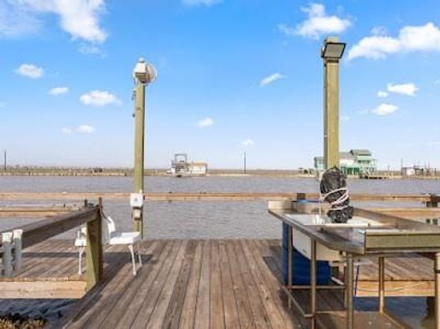 501 Cr 230, Sargent, TX 77414