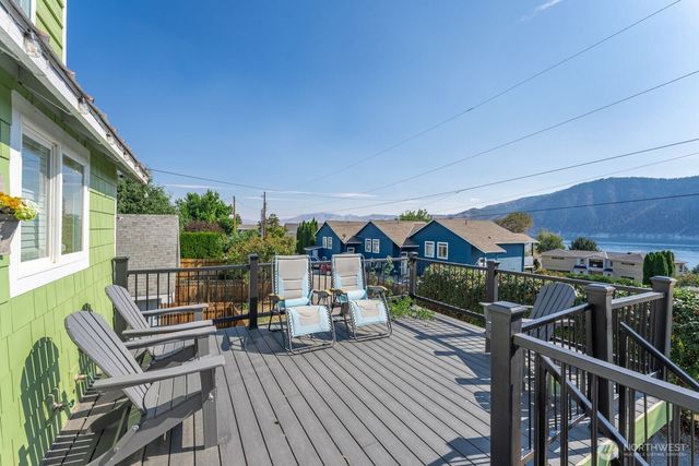 703 Boetzkes Avenue, Manson, WA 98831