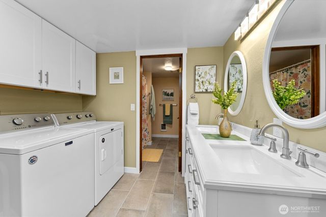 703 Boetzkes Avenue, Manson, WA 98831