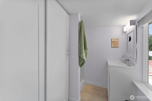 703 Boetzkes Avenue, Manson, WA 98831