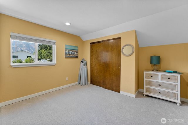 703 Boetzkes Avenue, Manson, WA 98831