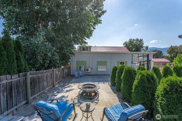 703 Boetzkes Avenue, Manson, WA 98831