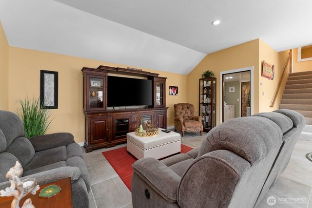 703 Boetzkes Avenue, Manson, WA 98831