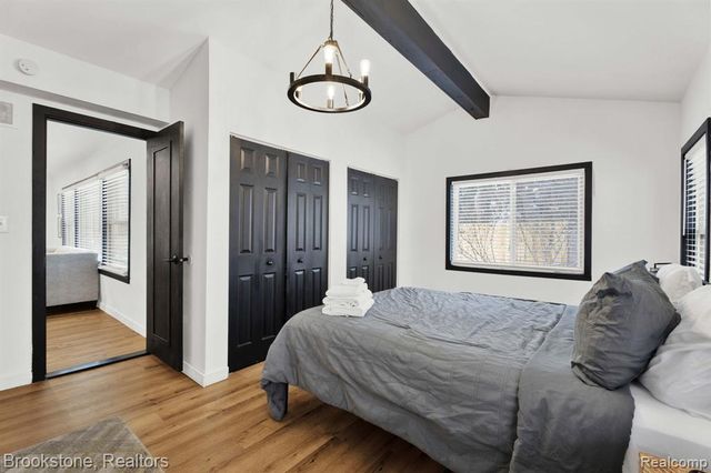 16046 W 13 Mile Road, Beverly Hills, MI 48025