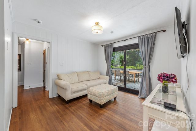 3227 Driftwood Drive, Charlotte, NC 28205