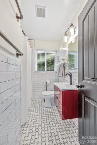3227 Driftwood Drive, Charlotte, NC 28205