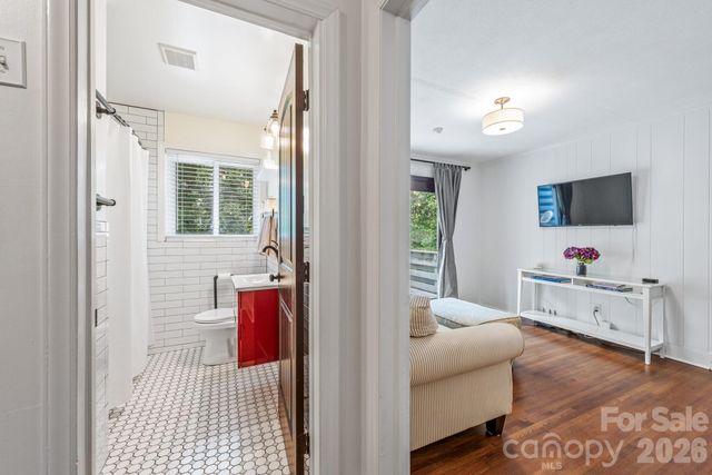 3227 Driftwood Drive, Charlotte, NC 28205