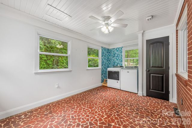 3227 Driftwood Drive, Charlotte, NC 28205