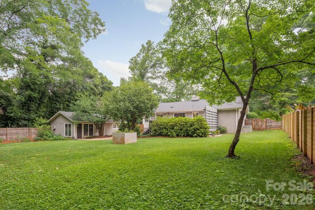 3227 Driftwood Drive, Charlotte, NC 28205