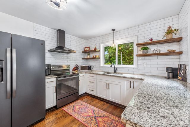 3227 Driftwood Drive, Charlotte, NC 28205
