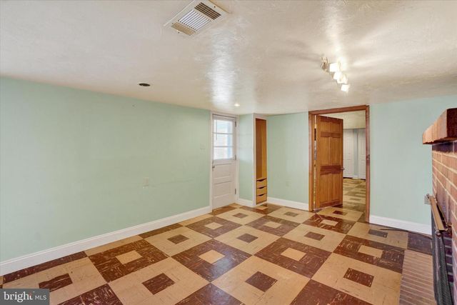 1698 ALTLAND AVE, York, PA 17404