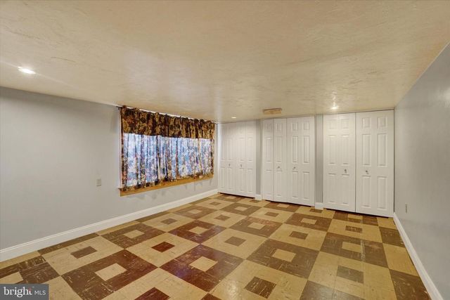 1698 ALTLAND AVE, York, PA 17404