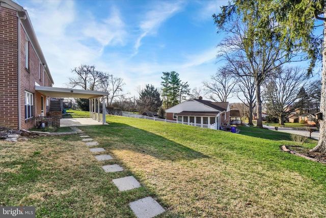 1698 ALTLAND AVE, York, PA 17404