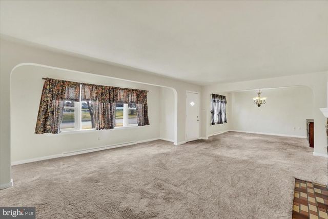 1698 ALTLAND AVE, York, PA 17404