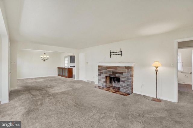 1698 ALTLAND AVE, York, PA 17404