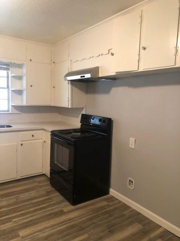 503 Willow Avenue, Cleveland, TX 77327