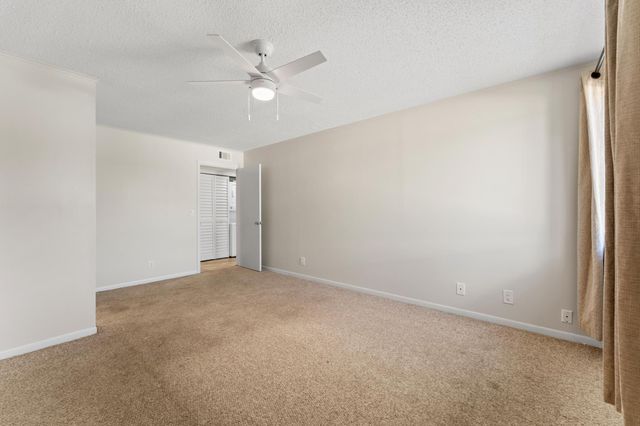 1840 Fairview Villas Drive 3, Palm Springs, FL 33406