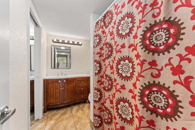 1840 Fairview Villas Drive 3, Palm Springs, FL 33406