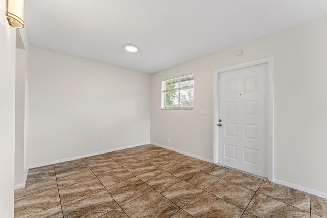 1840 Fairview Villas Drive 3, Palm Springs, FL 33406