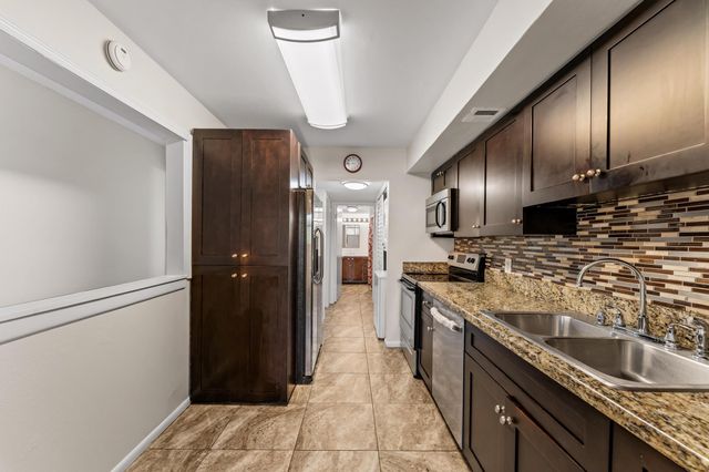 1840 Fairview Villas Drive 3, Palm Springs, FL 33406