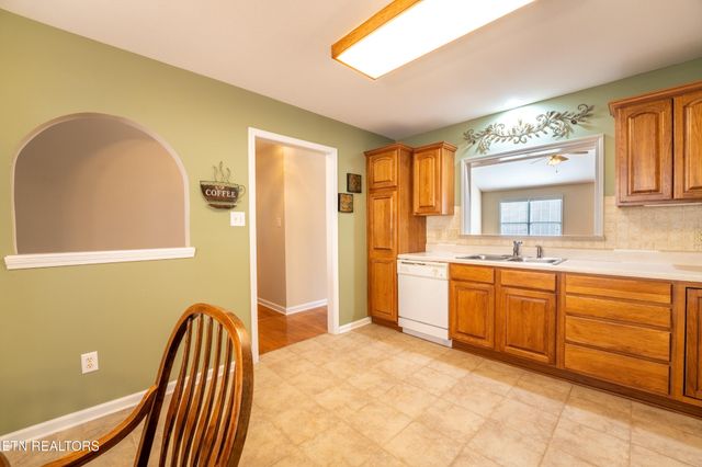 7546 Saint Baron Way, Powell, TN 37849