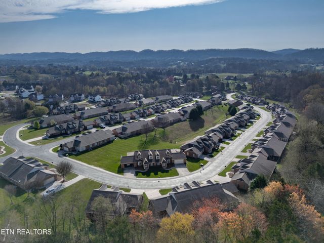 7546 Saint Baron Way, Powell, TN 37849