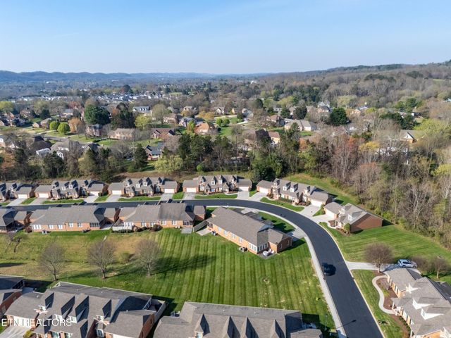 7546 Saint Baron Way, Powell, TN 37849