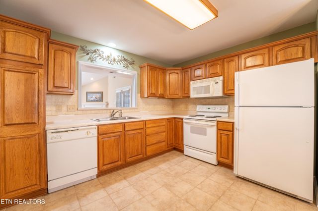 7546 Saint Baron Way, Powell, TN 37849