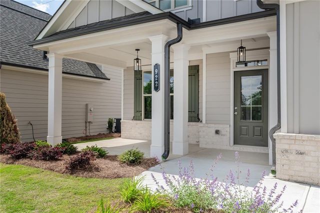 922 Homepark Circle, Buford, GA 30518
