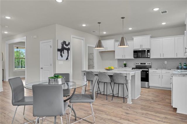 922 Homepark Circle, Buford, GA 30518