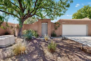 2828 DON PANCHO Road NW, Albuquerque, NM 87104