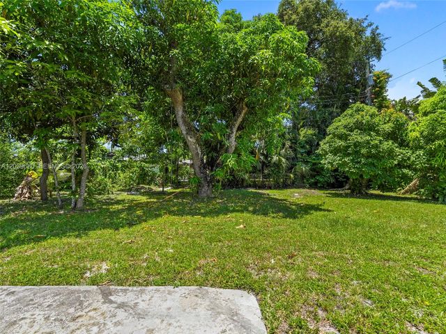 110 NE 152nd Street, Miami, FL 33162