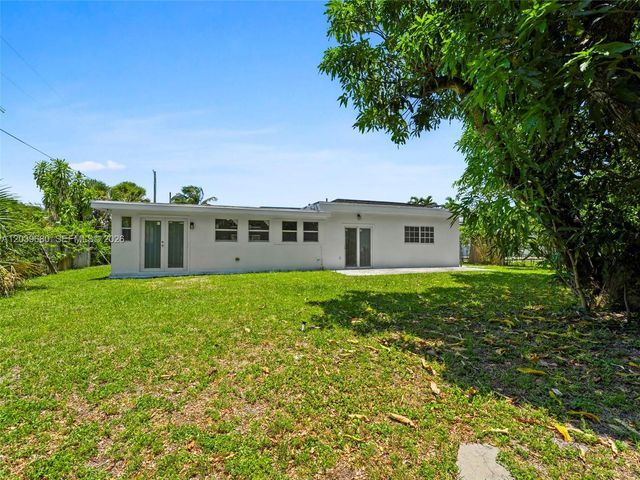 110 NE 152nd Street, Miami, FL 33162