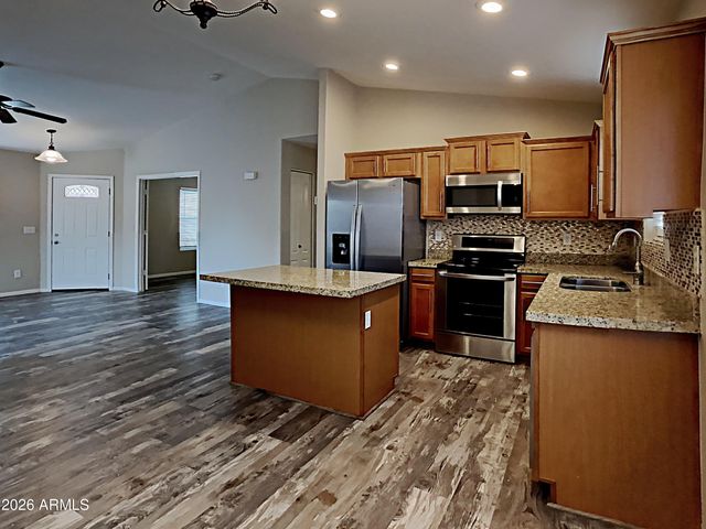 41776 W SUNLAND Drive, Maricopa, AZ 85138